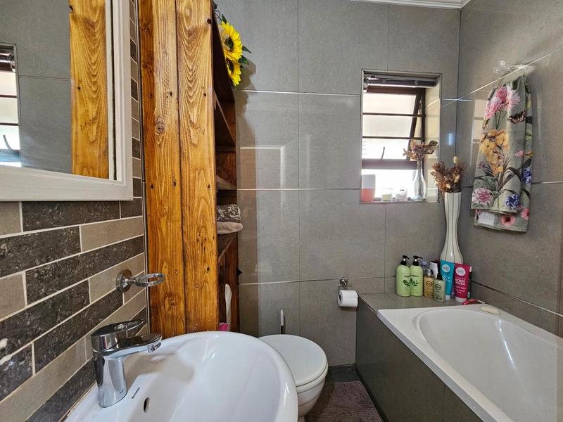 4 Bedroom Property for Sale in Aston Bay Eastern Cape